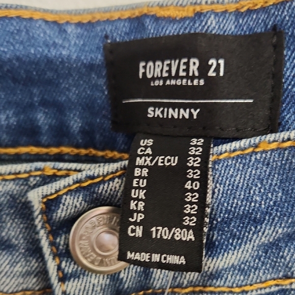 Blue Denim Jeans with Embroidered Leaf Pattern Womens Size 32 - Picture 6 of 11